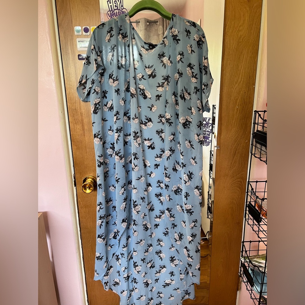 Blue floral duster from torrid size 00